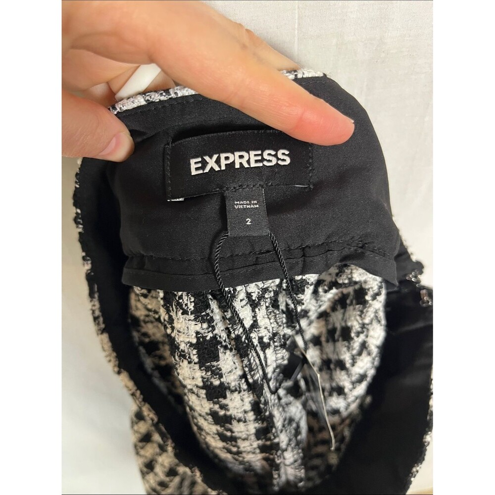 NWT Express Houndstooth Black and White Ruffle Skirt - Picture 6 of 8